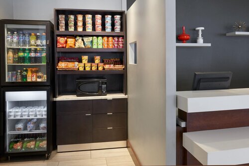 Courtyard By Marriott Downtown Ottawa