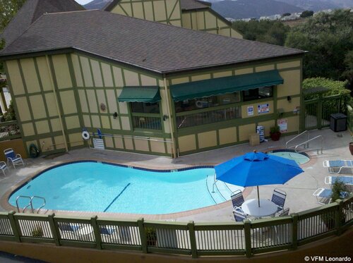 Vinland Hotel And Lounge