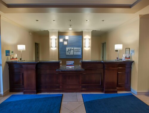 Holiday Inn Express & Suites Buffalo-Airport