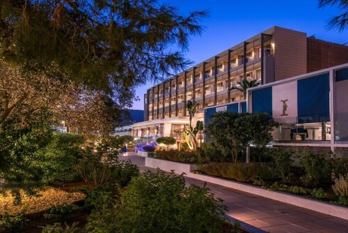 I Resort Beach Hotel and Spa