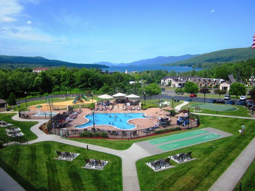 Holiday Inn Lake George-Turf 