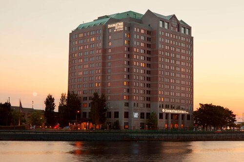 DoubleTree Suites by Hilton Hotel Boston-Cambridge