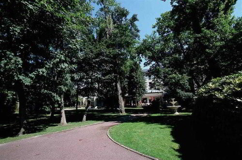 Mercure Château de Fontainebleau Demeure de Campag