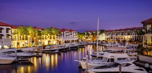 Naples Bay Resort & Marina