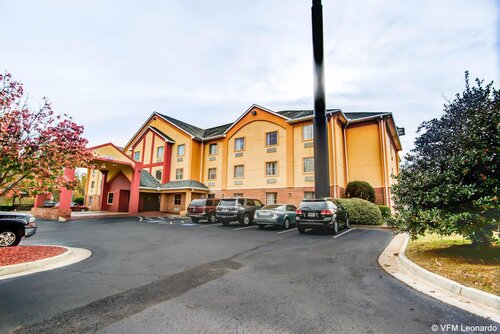 Comfort Inn & Suites Macon North I-75