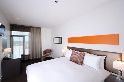 Dandenong Central Apartment Hotel