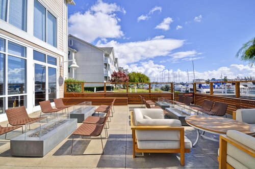 Homewood Suites Oakland Waterfront