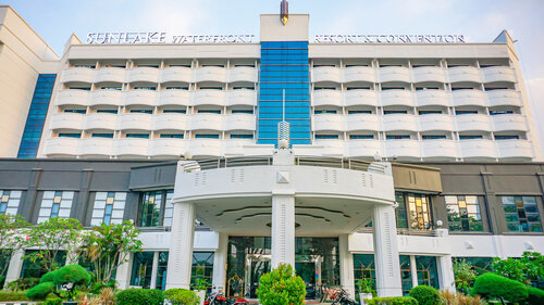 Sunlake Waterfront Resort & Convention