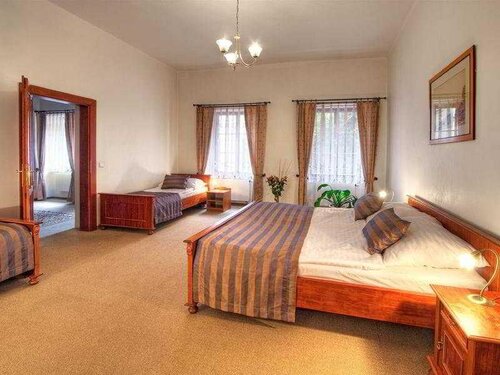 Little Quarter Hostel & Hotel