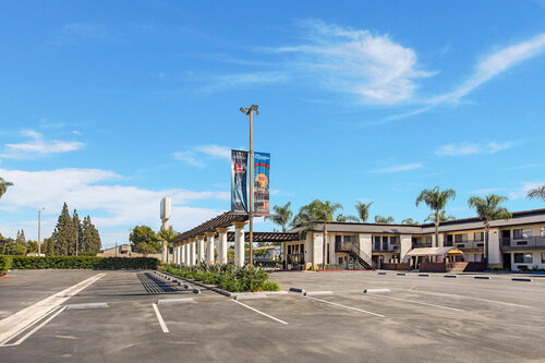 Stanford Inn & Suites Anaheim