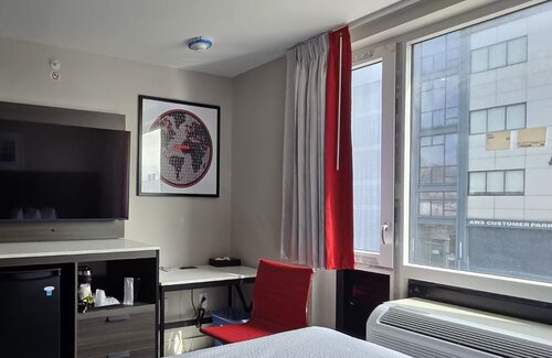 Ramada By Wyndham Brooklyn Empire Blvd