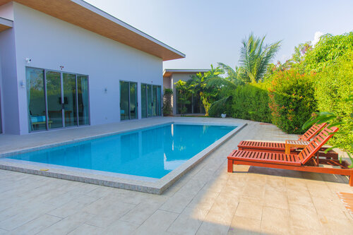 Alhambra Pool Villas & Pool Access Rooms