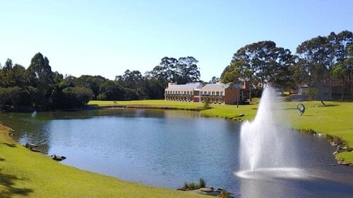 Lakeside Hotel And Conference Centre