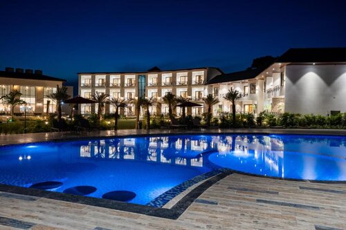 Shervani Pebbles And Pine, Corbett