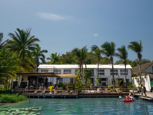 The Yak Lake House Hostal Bacalar