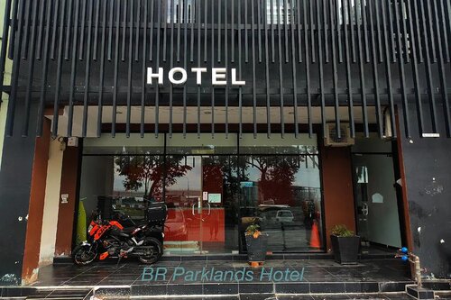 Br Parklands Hotel By Zuzu