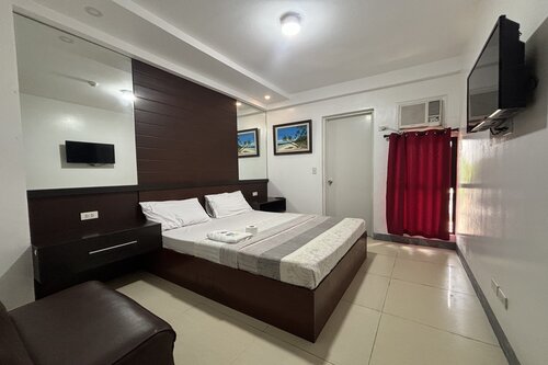 Yellowbell Hotel By Zuzu