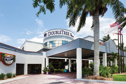 DoubleTree by Hilton Fort Myers at Bell TowerShops