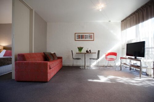 Davis Avenue Apartments