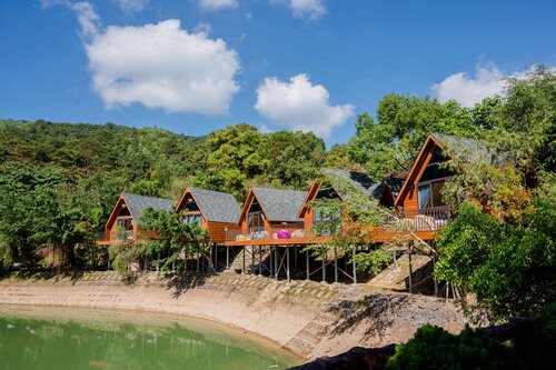 Bai Tu Long Mountain Resort