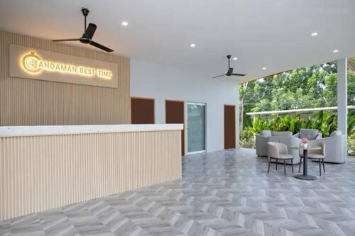 Best Time Pool Suites