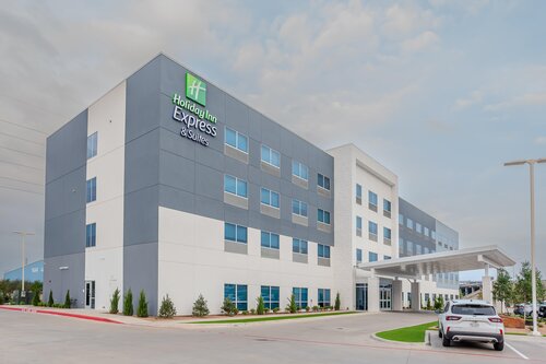Holiday Inn Express & Suites Waco Downtown
