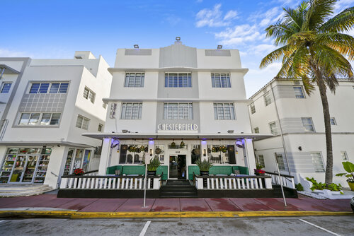 Chesterfield Hotel & Suites