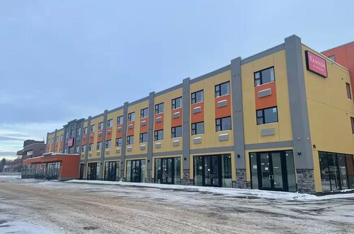 Ramada By Wyndham West Edmonton Hotel & Suites