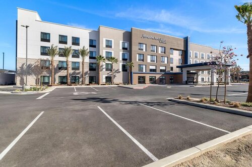 Hampton Inn & Suites By Hilton Corona