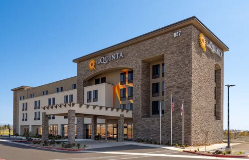 La Quinta Inn and Suites by Wyndham Lincoln