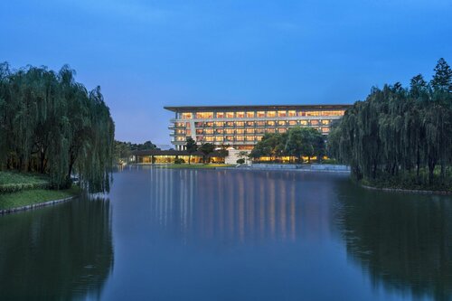 The Yuluxe Sheshan, Shanghai, A Tribute Portfolio