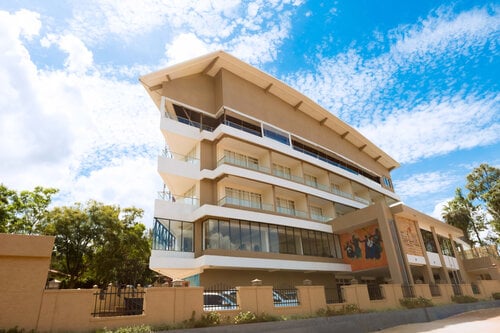 The Hut Restaurant & Boutique Hotel