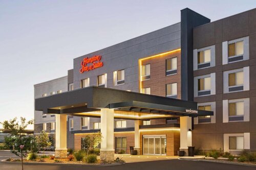 Hampton Inn & Suites  Oroville