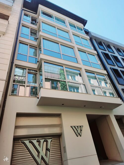 Weingart Suites Hotel