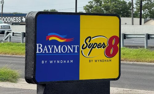 Baymont By Wyndham Corpus Christi Airport