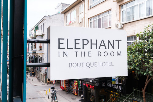 Elephant In The Room Hotel