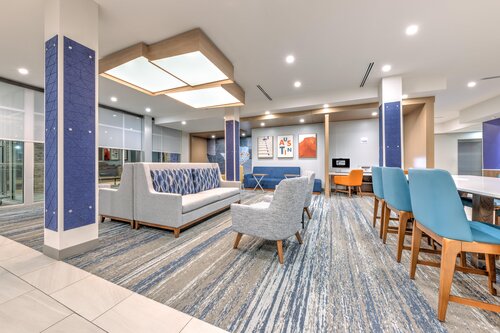 Holiday Inn Express & Suites Austin Airport East