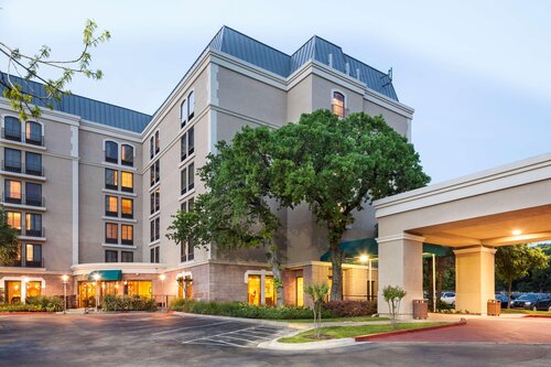 Doubletree Austin University Area