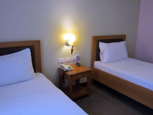 Fuente Oro Business Suites