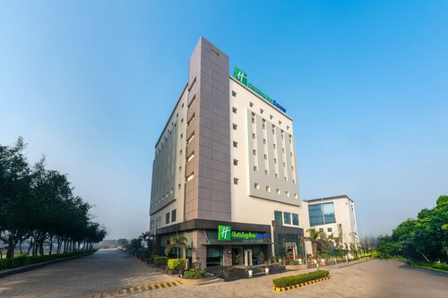Holiday Inn Express Greater Noida Knowledge Park