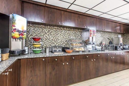 Econo Lodge Midtown Downtown