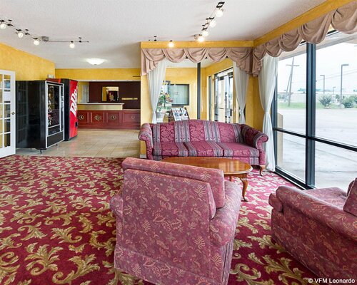 Econo Lodge Hillsboro I-35