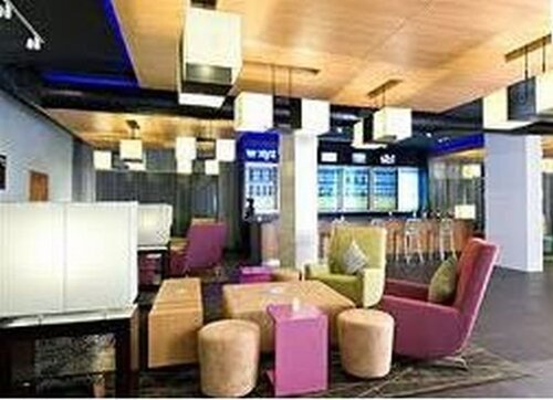 Lorenzzo Suites Hotel