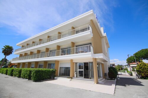 Mercure Villeneuve-Loubet Plage Hotel