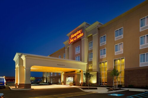 Hampton Inn and Suites Buffalo-Airport