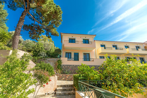 Ai Yannis Suites & Apartments