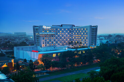 Hotel Santika Premiere Dyandra Hotel & Convention