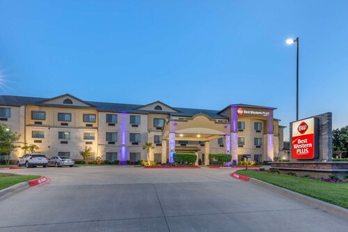 Best Western Plus Mansfield Inn & Suites