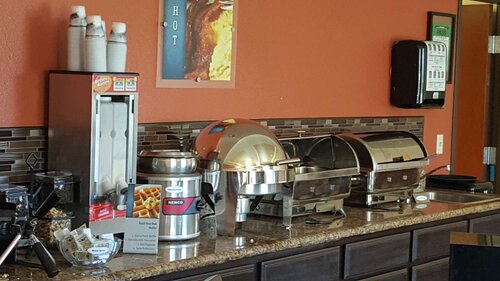 Best Western Plus Airport Inn & Suites