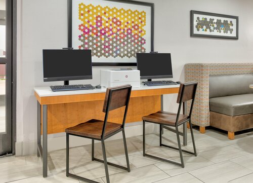 Holiday Inn Express Hillsboro I-35